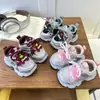 Zapatos para niños pequeños, nuevos modelos de primavera y otoño, zapatos para bebés principiantes para niños de 1 a 3 años, suela blanda, antideslizantes y anticaídas