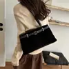 Bolso de mano pequeño cuadrado texturizado popular de este año para mujer, nuevo modelo de verano 2026, con decoración de cinturón, bolso de hombro, bolso de axila para ir al trabajo