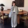 Conjunto Deportivo de Moda para Niñas Otoño Estampado Completo de Lunares 2026 Nuevo Conjunto de Dos Piezas con Cierre Cardigan y Pantalones Rectos para Niños
