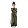 Conjunto de Dos Piezas para Niñas de Primavera y Otoño: Top Rayado de Manga Larga con Pantalones Sueltos Casuales Color Verde Militar Ropa de Otoño para Niños