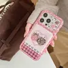 Funda para iPhone 18 Pro Max Estilo Coreano Ins Dulce Fresca Rosa Estampado de Leopardo Puntos Manzana Pequeña con Colgante Aplicable