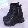 Botas Martin de cuero suave con suela gruesa para mujer, nuevo modelo 2026, botines que aumentan la altura para personas menudas, populares botas de invierno con peluche y algodón engrosado
