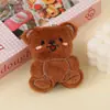 Broche de oso de peluche con pajarita de línea, accesorio de muñeca de dibujos animados, colgante para bolso, accesorio DIY para ropa y zapatos