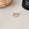 Nuevo Producto de Amazon: Anillo Floral Tridimensional Versátil Estilo Europeo y Americano, Anillo de Acero Inoxidable de Moda para Viajes Diarios con un Toque de Alta Gama