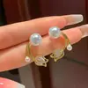 Brincos de Flor de Pérola Coreanos para Mulheres, Brincos de Luxo Leve e de Alta Qualidade, Estilo Novo, Moda de Nicho, Brincos Versáteis Venda por Atacado
