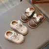 Zapatos para Caminar para Niños Pequeños Zapatos de Princesa Zapatos de Cuero para Niñas Nuevo Estilo Primavera y Otoño 2025 Niña Pequeña Estilo Nacional Zapatos Bordados Zapatos para Bebé