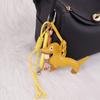 Colgante de bolso de perro salchicha amarillo ins transfronterizo, cordón para teléfono móvil, llavero para coche, colgante de Pegaso, venta al por mayor de fábrica