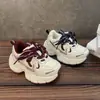 Zapatillas de papá para niños, nuevo estilo primavera y otoño 2026, zapatillas de correr de suela blanda para niños y niñas, zapatos casuales ligeros para niños mayores, estilo moderno