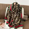 Chal Retro Americano con Estampado de Leopardo para Mujer, Estilo Old Money de Verano, Bufanda de Moda de Lujo Ligero, Bufanda de Seda de Leopardo de Alta Gama