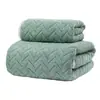 Conjunto de duas peças de toalha de banho em fleece de coral, absorvente, macia, de secagem rápida, para uso doméstico de adultos, toalha de banho grande, atacado de fábrica e personalização