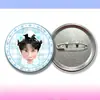 Nuevo Modelo Pin Insignia de Hojalata Xue Zhiqian Merchandising para Fans