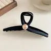 Grampo de cabelo de tubarão de luxo extra grande para mulheres, novo modelo de alta qualidade 2026, grampo de cabelo com pérolas estilo coreano versátil atacado
