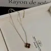 Elegante Collar de Flor Única y Trébol de Cuatro Hojas Estilo Francés de Lujo Ligero para Mujer, Colgante Versátil, Aretes de Oro Rosa para Mejor Amiga, Cadena para Clavícula