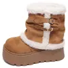 Botas de neve peludas com sola grossa e que aumentam a altura para mulheres, novo estilo de inverno 2026, versáteis, adequadas para mulheres baixinhas, forradas com fleece, quentes, botas curtas de algodão
