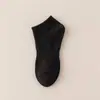 Meias Masculinas de Cano Médio, Meias Masculinas de Cintura Alta, Meias Esportivas de Algodão Penteado Preto e Branco Estilo Outono, Meias Longas Outono e Inverno, Modernas