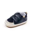 Zapatos nuevos para bebé de 0 a 1 año, zapatillas deportivas de caña alta para caminar con suelas de goma, zapatos para bebé con velcro y características antideslizantes