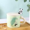 Linda Taza de Cerámica de Dibujos Animados de Panda Pequeño para el Hogar con Tapa y Cuchara Taza de Alto Valor de Color Taza de Regalo Acompañante