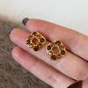 Pendientes pequeños estilo retro de Hong Kong, diseño de nicho para mujer, pendientes de circonita cuadrada de caramelo, elegantes pendientes que combinan con todo.