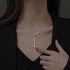Collar de perlas retro francés para mujer, cadena de clavícula ligera de lujo con diseño de nicho, estilo popular 2025.