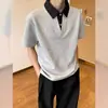 Camiseta Masculina Falsa de Duas Peças com Manga Curta Verão 2026 Gola V Camisa Polo Manga de Cinco Pontos Top Simples Solto Camiseta