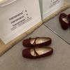 Sapatilhas de Pele Francesas para Roupas de Exterior Femininas Novo Estilo Outono e Inverno 2025 Sapatos de Ballet Mary Jane com Laço para Saias Sapatos de Festa