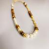 Nuevo collar de cadena de clavícula de moda retro con cuentas de frijol dorado y perla Shijia, collar ligero de lujo de alta calidad para mujeres, venta al por mayor