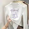 Camiseta infantil estilosa de fleece dupla face, gola alta discreta, top casual de manga longa, blusa de base escovada para outono e inverno infantil, novo estilo