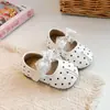 Sapatos Mary Jane para meninas, nova coleção primavera/outono, sapatos de couro estilo princesa para crianças, com sola macia, antiderrapantes, sapatos de bebê, sapatilhas de bico raso para meninas pequenas