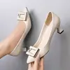 Zapatos Planos de Tacón Bajo Pequeño con Punta Francesa de Cuero Suave para Mujer 2026 Nuevos de Primavera Tacón Medio Versátiles de Temperamento para Mujer