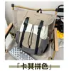 Mochila com Design Color-Blocking de Baixa Saturação Cinza Cáqui Estilo Coreano Estilo Workwear Mochila Versátil para Viagem para Estudantes Universitários e Casais
