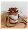 Bolsa Saco Patchwork de Lona e PU 2025 Novo Estilo Coreano Nicho Bolsa Saco Feminina Bolsa Transversal Feminina Retro Color-Blocking