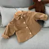 Jaqueta Retro com Lapela Nova Chegada Estilo Coreano Infantil Temporada Outono/Inverno 26 Bolsos para Meninos e Meninas Roupa Exterior Casual Tendência