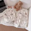 Pijama de Algodão Nuvem para Mulheres, Novo Estilo de Verão, Conjunto de Três Peças Manga Curta com Desenho de Ursinho Doce, Roupa de Casa Popular que Pode Ser Usada Fora