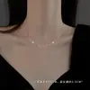 Colar de Corrente Lisa Banhado a Prata S925 para Mulheres com um Design Apresentando Ondas Cintilantes, uma Sensação de Luxo Leve e uma Corrente Simples para a Clavícula
