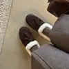 Zapatos de Piel con Flecos Estilo Británico 2026 Invierno Tacón Medio Grueso Parte Superior de Ante de Vaca Calentitos Engrosados Mocasines Zapatos de Pana con Forro de Terciopelo para Mujer
