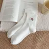 Meias curtas estilo coreano com estampas de desenhos animados, cor café vintage, meias de algodão femininas para primavera e outono, meias estilo floresta, meias femininas de cano médio para outono