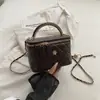 Elegante y versátil bolso pequeño para mujer, nueva colección 2026, perfecto para el trabajo y el uso diario, bolso cruzado ligero y chic