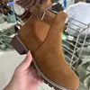 Nuevas botas de media pantorrilla de otoño e invierno, comercio exterior, europeas y americanas, transfronterizas, para mujer, hebilla de cinturón elástico, botas estilo Martin, puntera redonda, tacón cuadrado, venta al por mayor