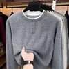 Moletom de cashmere sintético de alta qualidade para homens, novo modelo outono 2026, gola redonda, falso duas peças, malha masculina de manga longa
