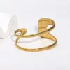 Pulseras europeas y americanas de acero inoxidable para mujer, sencillas y a la moda, chapadas en oro de 18 quilates, joyería de mano de acero de titanio que no se decolora, venta al por mayor de fábrica.