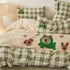 Xiangling Premium Lindo Dibujo Animado Algodón Puro Engrosado Cepillado Estampado Digital Bordado Juego de Cama de Cuatro Piezas