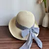 Chapéu de Palha com Aba Enrolada para Mulheres 2026 Novo Estilo Laço de Fita Luxo Leve Chapéu de Sol Verão Férias na Praia Proteção Solar Chapéu de Pescador