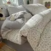 Categoría a Maternidad e Infancia Grado Pequeño Fresco Cama Juego de Cuatro Piezas Dormitorio de Estudiante Juego de Tres Piezas Estilo Ins Funda de Edredón Simple de Algodón Lavado Sábana