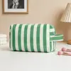 Bolso de maquillaje nuevo a rayas de PVC, gran capacidad, neceser de viaje portátil, impermeable, resistente a las manchas, bolsa de almacenamiento de alto valor estético