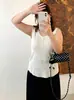 Chaleco de punto ajustado con cuello en U para mujer de talla grande, estilo otoño 2026, diseño simple sin mangas para mujeres de talla grande, adecuado tanto para llevar solo como debajo de otra ropa