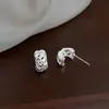 Lujo Ligero Chapado en Oro Real Clip para Oreja de Bobina Antimosquitos Francés de Alta Gama en Forma de C Enrollado Trenzado Geométrico Ropa de Trabajo Aretes Perforados