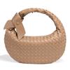 Bolso tejido simple europeo y americano Nuevo 2024 moda anudado bolso redondo de gran capacidad textura combinable bolso de mujer