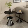 Arte en hierro, lujo ligero, juego de mesas de café pequeñas, mesa auxiliar de alta gama para sofá para la sala de estar, mesa redonda pequeña estilo diseñador, mesa auxiliar creativa