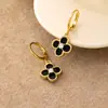 Pendientes de Trébol de Cuatro Hojas Modelo Nuevo 2026 Pendientes Populares Accesorios para Orejas Diseño de Nicho Pendientes de Alta Gama Elegantes Pinzas para Orejas de Celebridad de Internet Personalidad