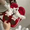 Zapatos de Manzana Roja para Niñas 2026 Nuevos Zapatos de Ballet Casuales Transpirables de Verano Estilo Vintage con Suela Fina, Zapatos de Entrenamiento Alemanes Extremadamente Atractivos